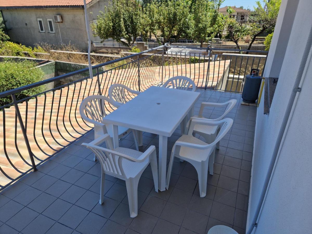 Appartamento Nina's house 2, a 300 metri dal mare Santa Caterina Dello Ionio Marina Esterno foto